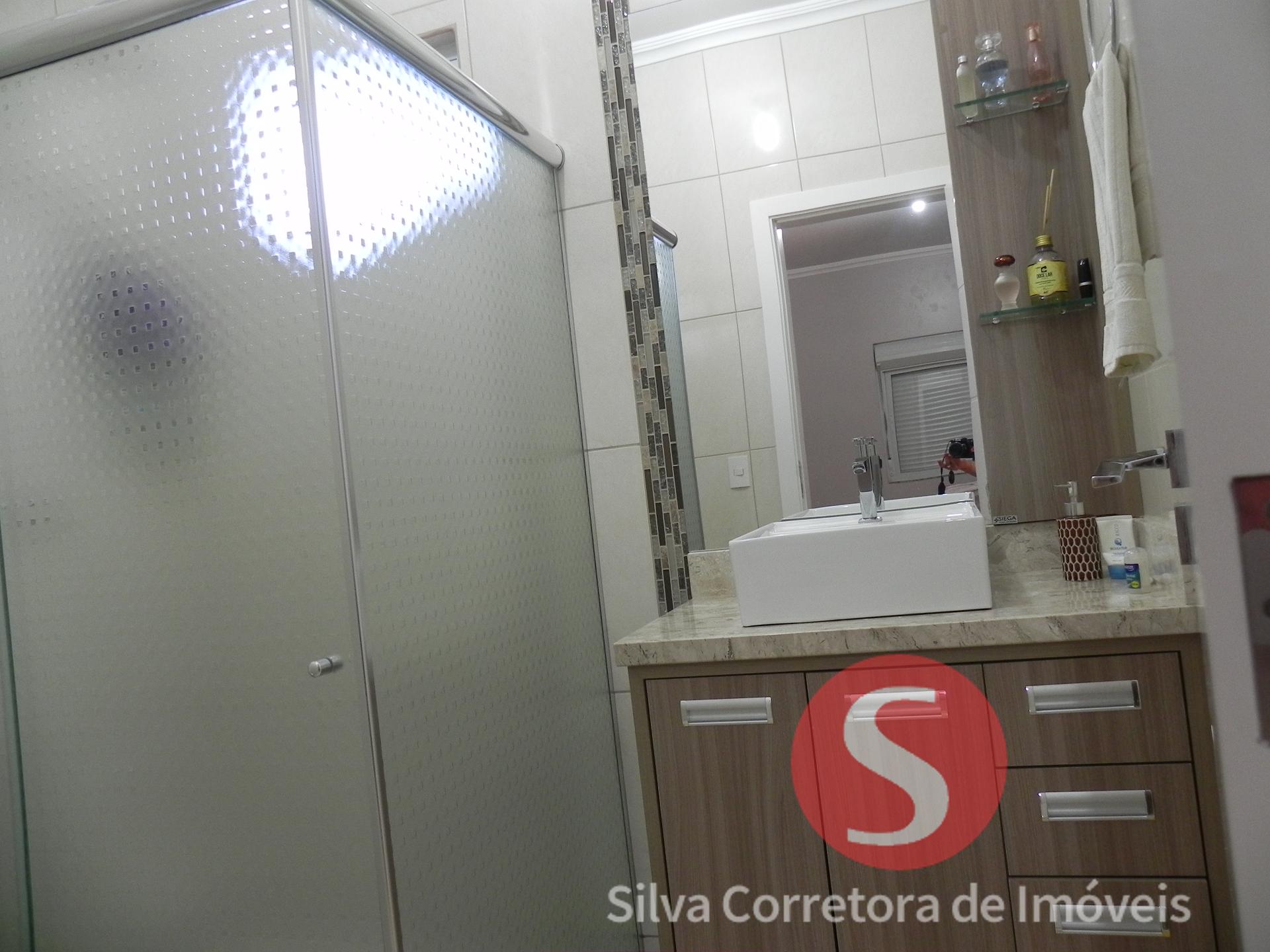 Sobrado a venda, localizado no Bairro So Francisco Xavier, Dois Vizinhos-PR.