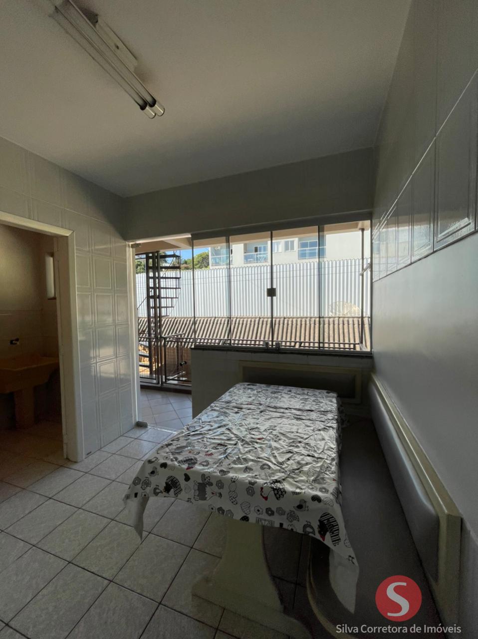 Apartamento Para Locação, Semi Mobiliado, Com 03 Dormitórios - Centro Norte