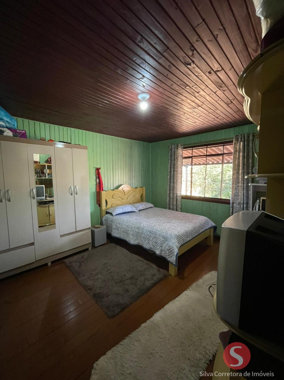 Chcara a venda, localizada dentro da cidade de Dois Vizinhos-PR.