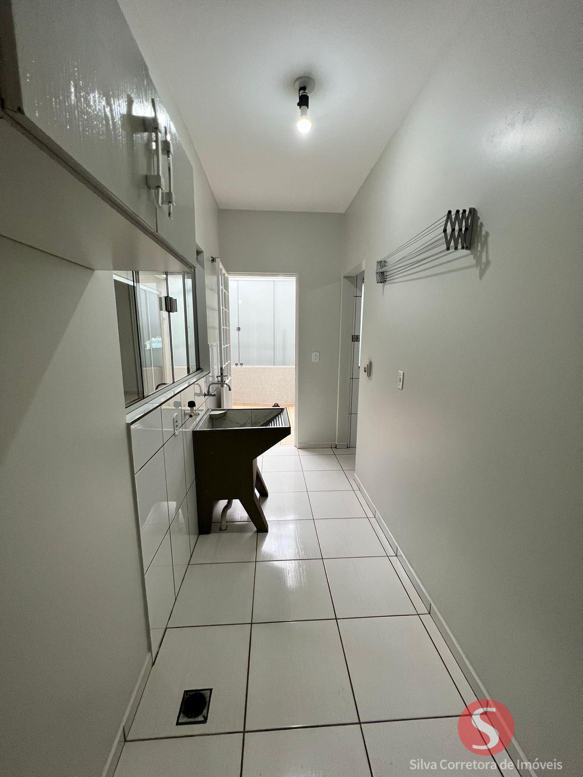 Sobrado a venda, localizado no Bairro Alto da Colina, Dois Vizinhos-PR.