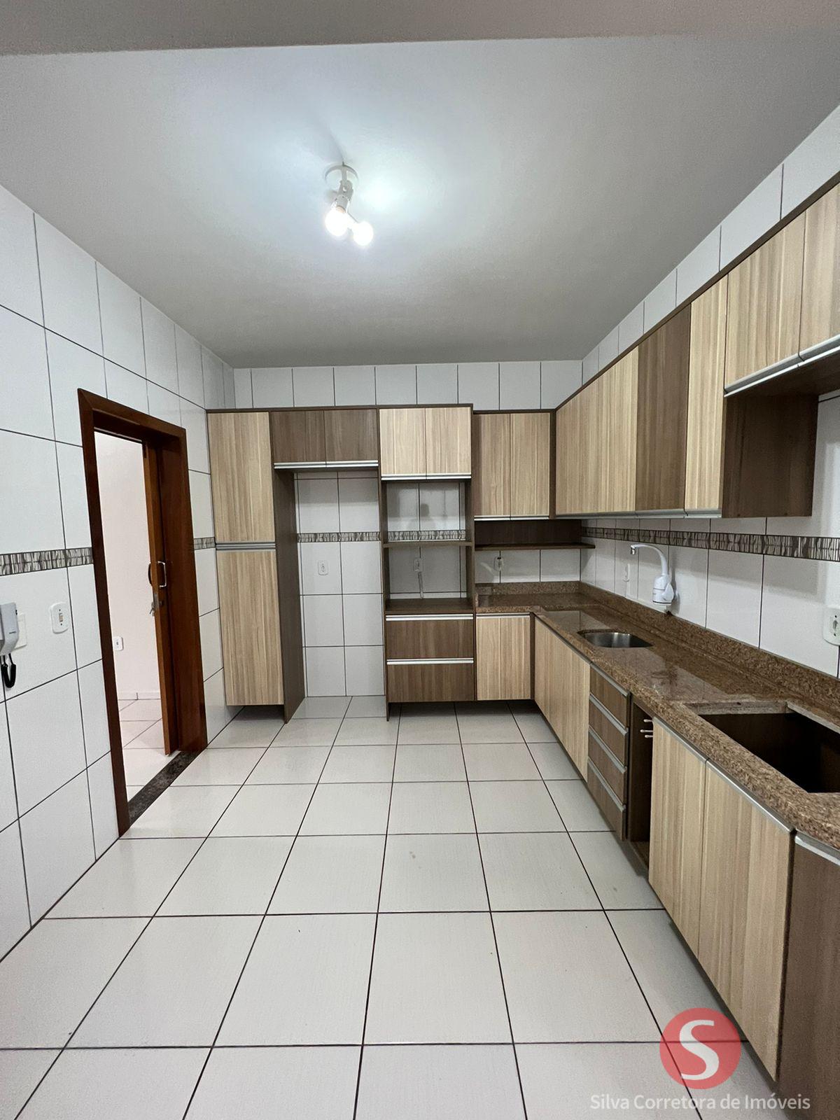 Sobrado a venda, localizado no Bairro Alto da Colina, Dois Vizinhos-PR.