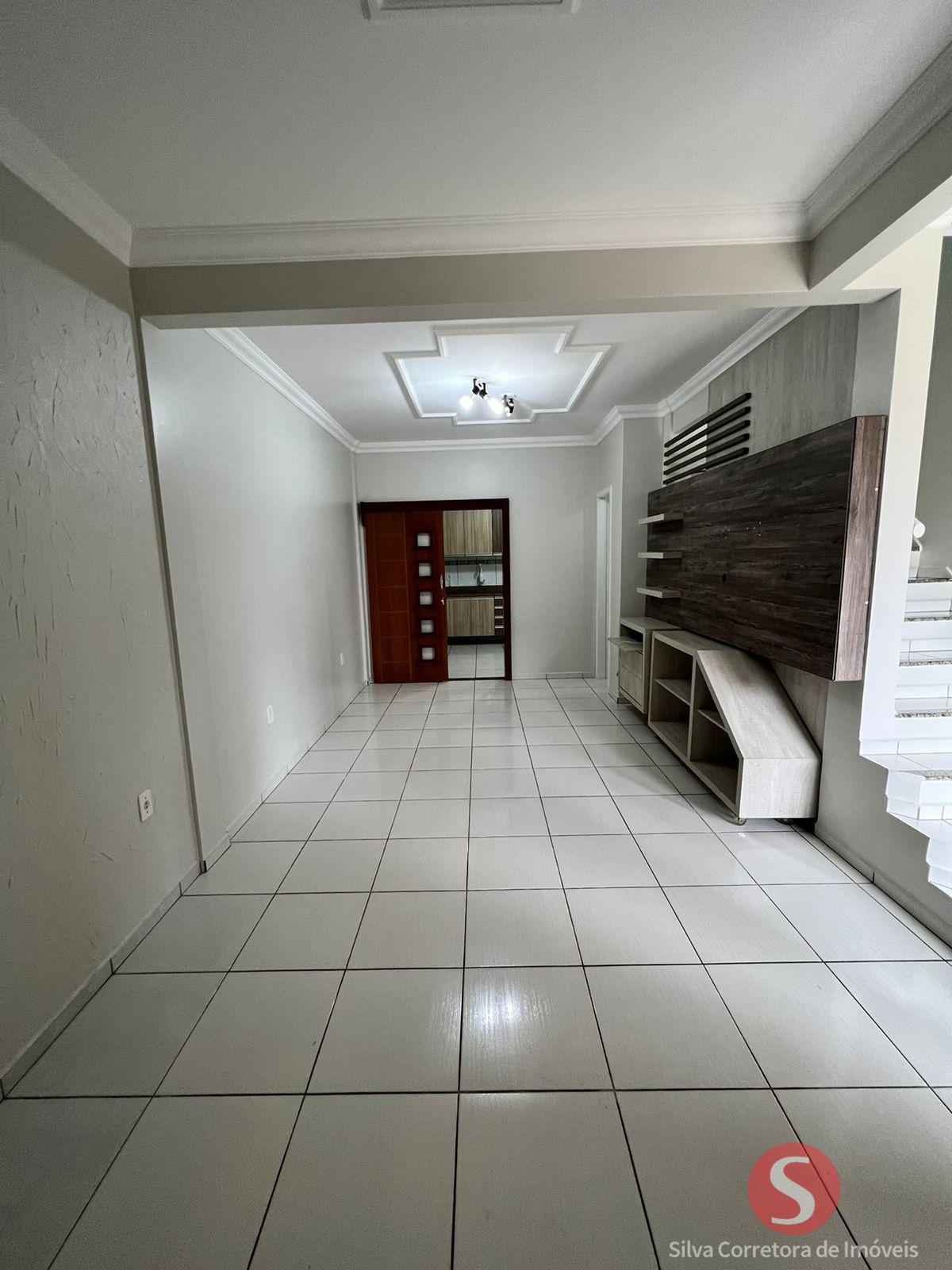 Sobrado a venda, localizado no Bairro Alto da Colina, Dois Vizinhos-PR.
