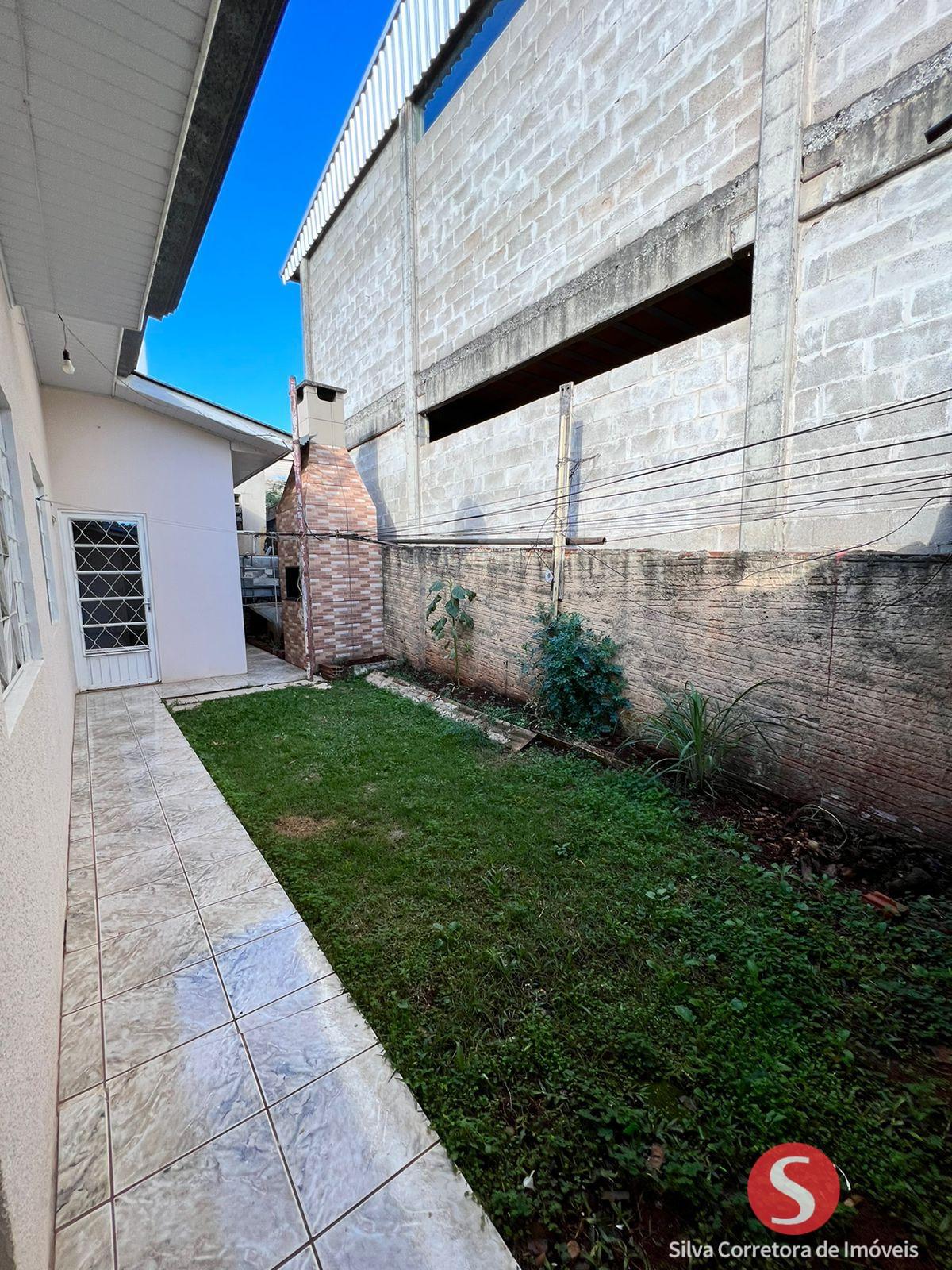 Casa a venda, localizada no Centro Sul, Dois Vizinhos-PR.