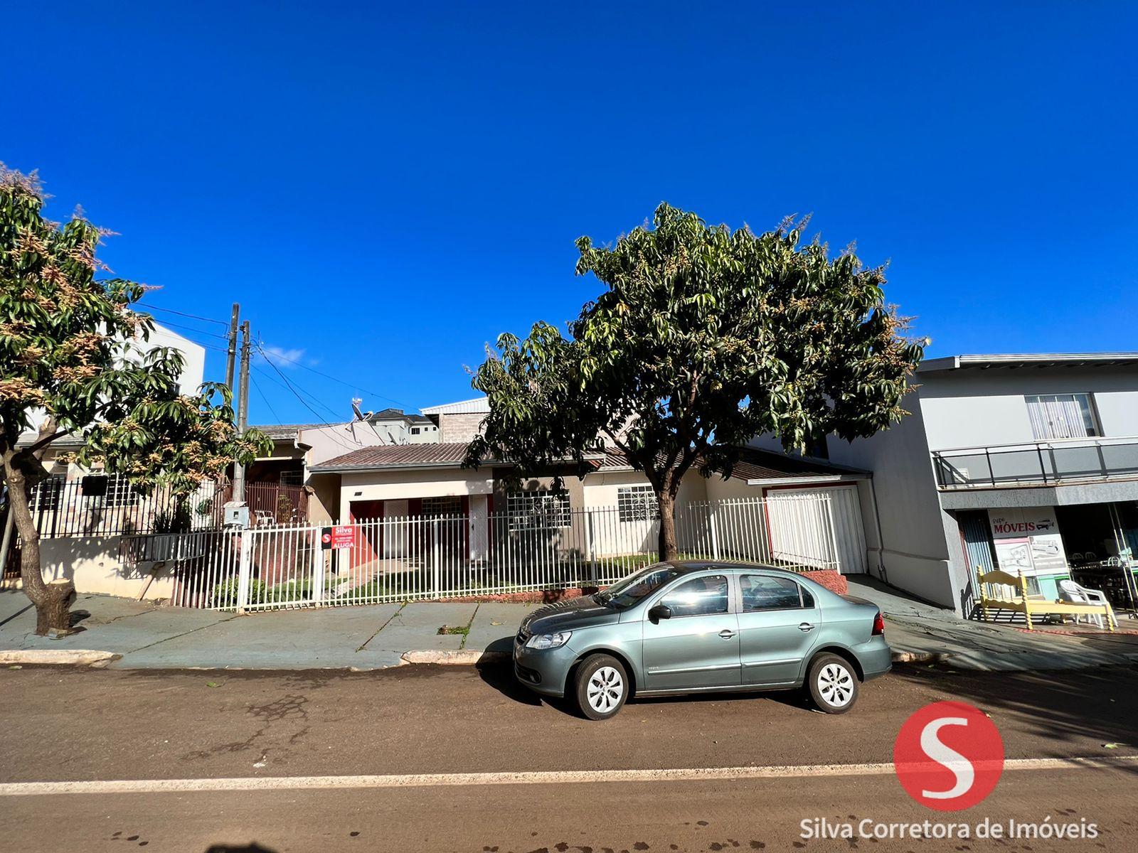 Casa a venda, localizada no Centro Sul, Dois Vizinhos-PR.