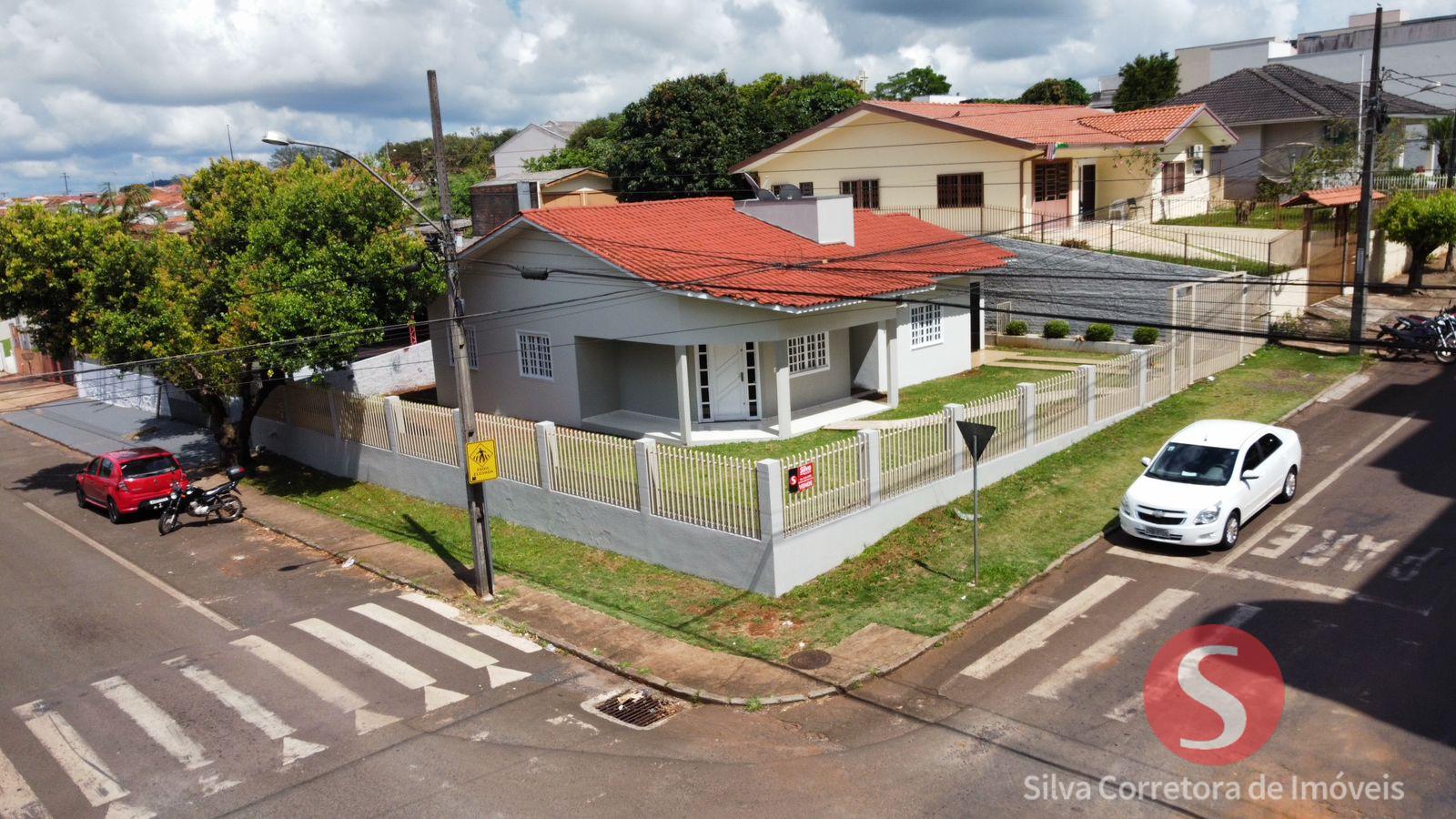 Casa a venda, localizada no Bairro São Francisco de Assis, Doi...