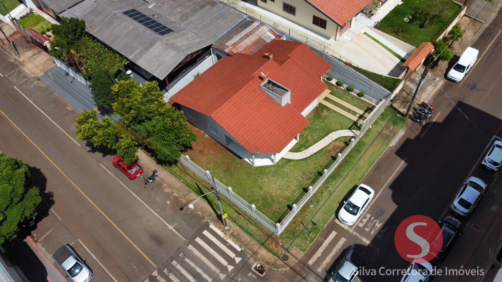 Casa a venda, localizada no Bairro So Francisco de Assis, Dois Vizinhos-PR.