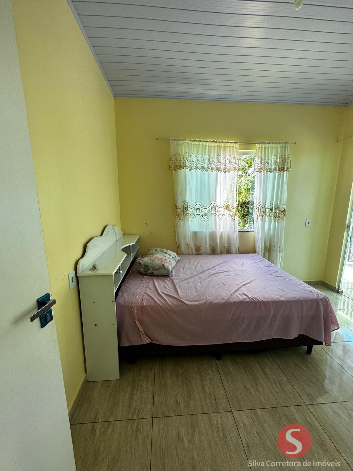 Sobrado a venda, localizado no Bairro So F. de Assis, Dois Vizinhos-PR.