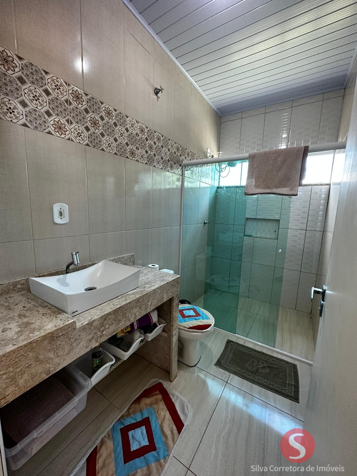 Sobrado a venda, localizado no Bairro So F. de Assis, Dois Vizinhos-PR.