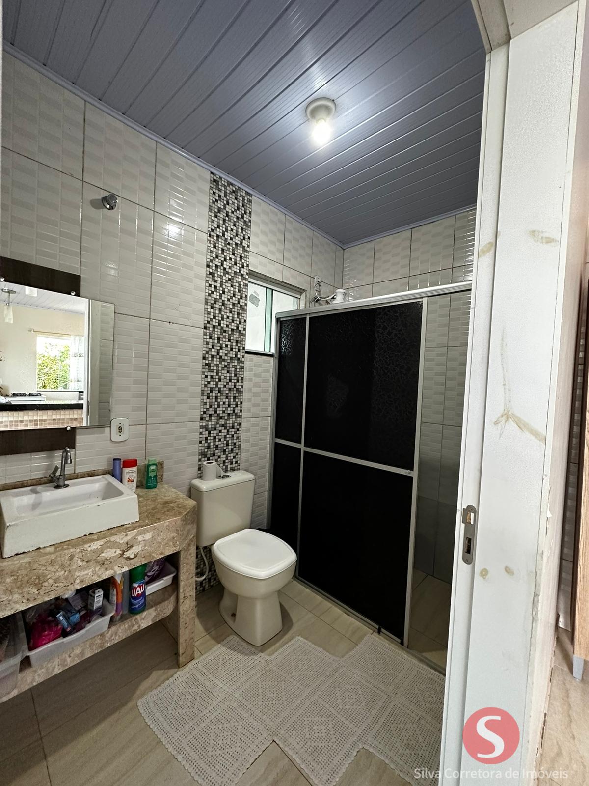 Sobrado a venda, localizado no Bairro So F. de Assis, Dois Vizinhos-PR.