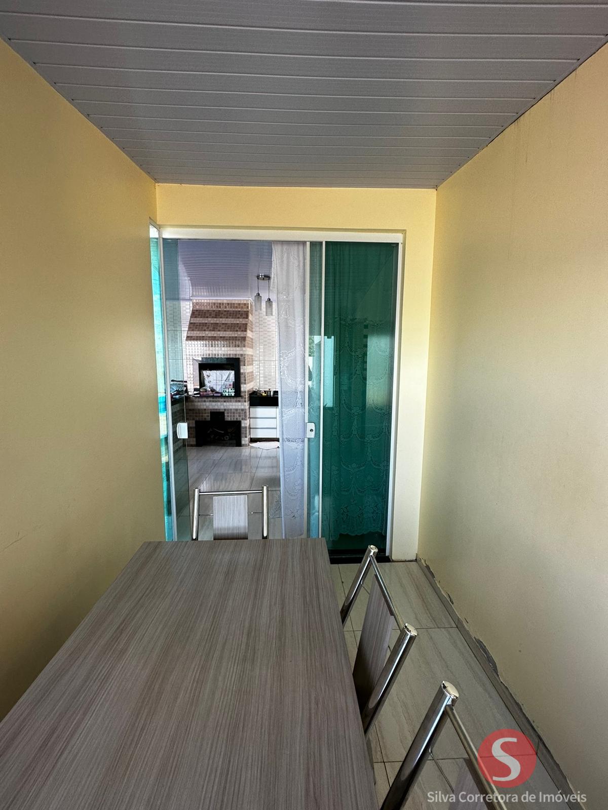 Sobrado a venda, localizado no Bairro So F. de Assis, Dois Vizinhos-PR.
