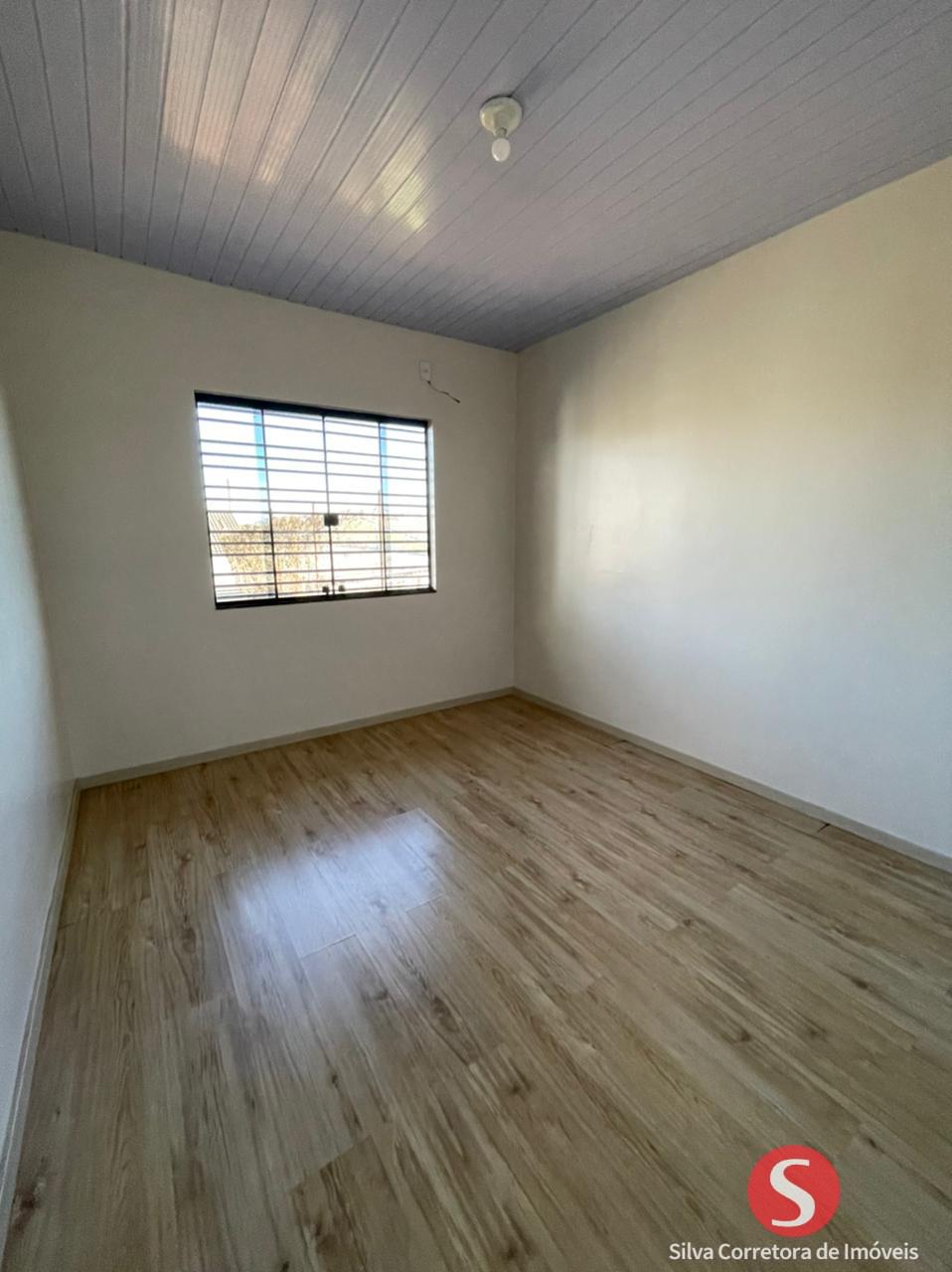 Casa a venda, localizada no Loteamento Zenci, Dois Vizinhos-PR.