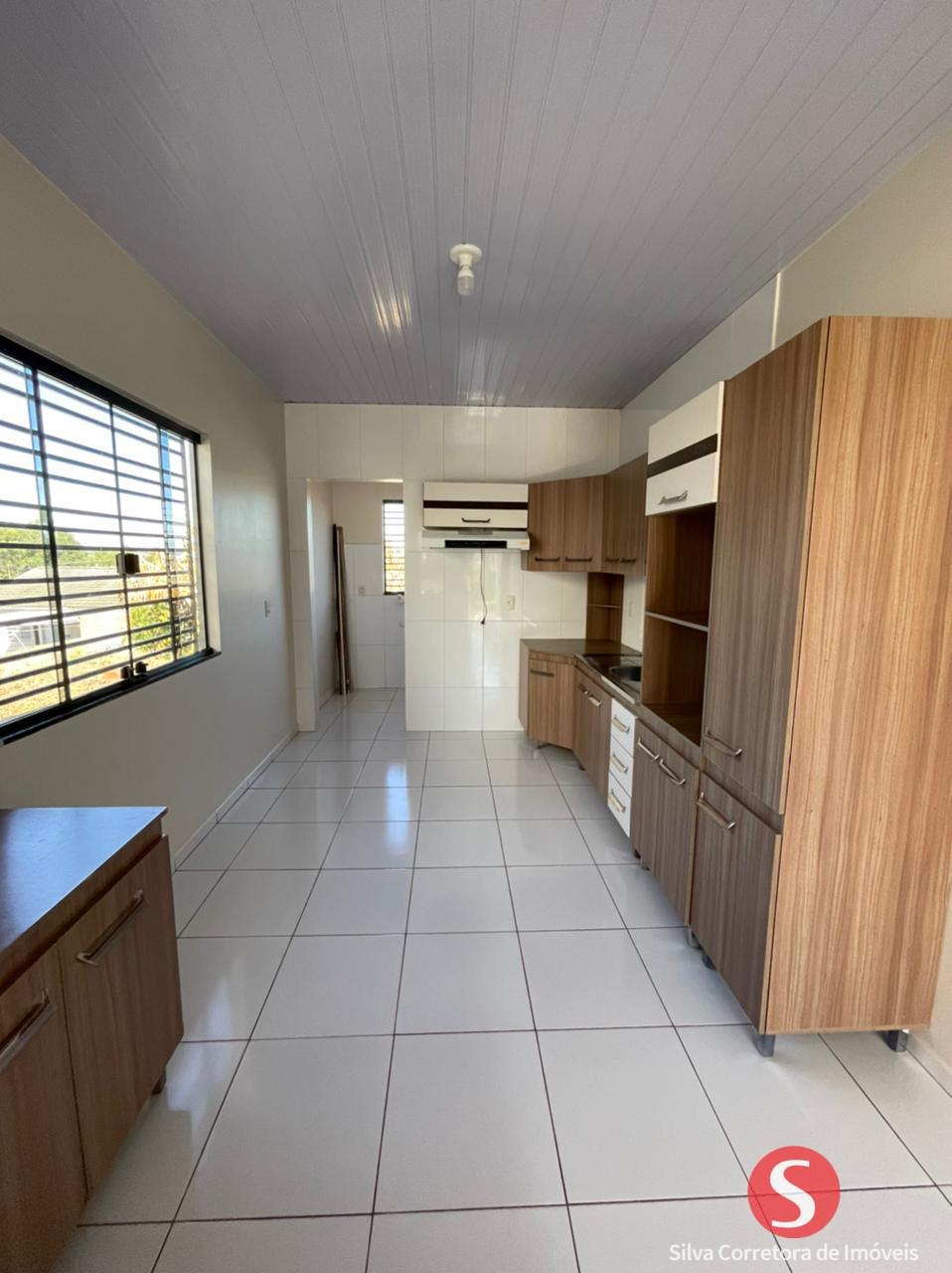 Casa a venda, localizada no Loteamento Zenci, Dois Vizinhos-PR.