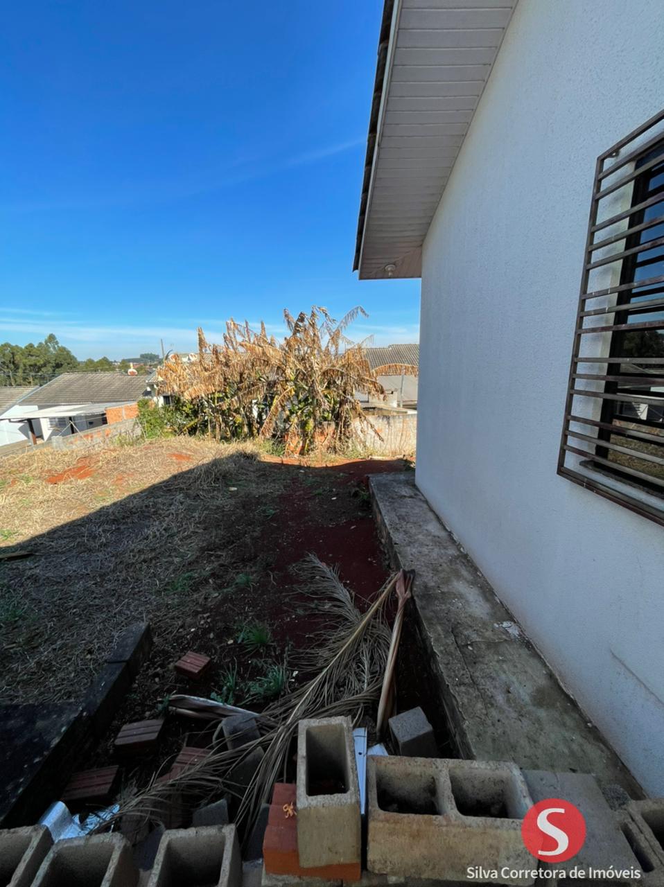 Casa a venda, localizada no Loteamento Zenci, Dois Vizinhos-PR.