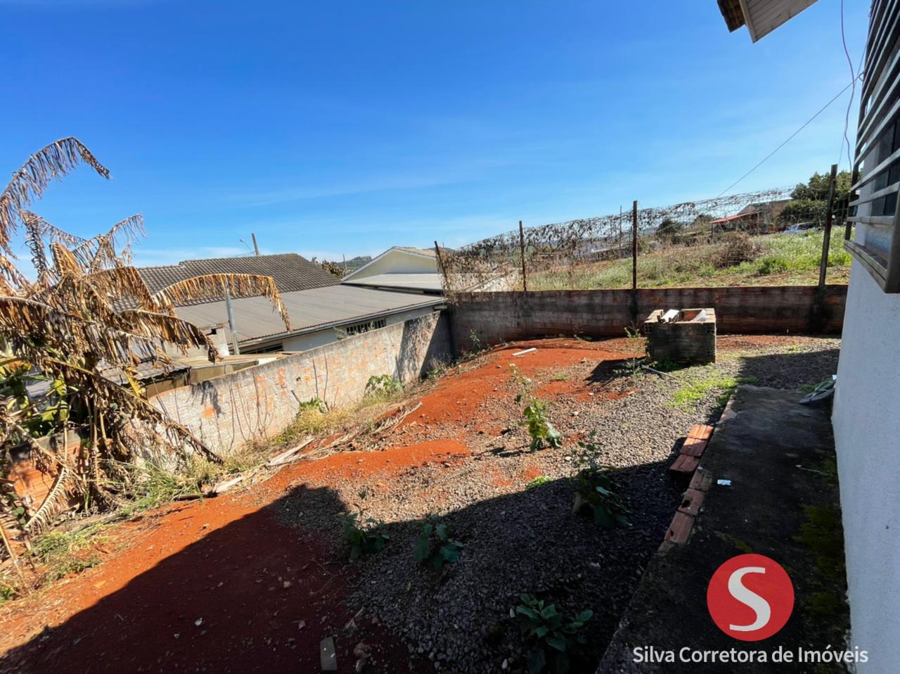 Casa a venda, localizada no Loteamento Zenci, Dois Vizinhos-PR.