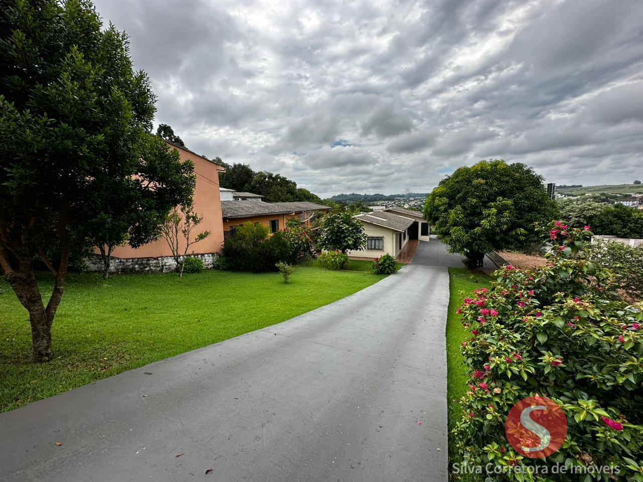 Casa a venda, localizada no Centro Sul, Dois Vizinhos-PR.