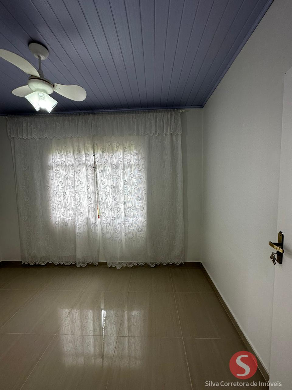 Casa a venda, localizada no Centro Sul, Dois Vizinhos-PR.