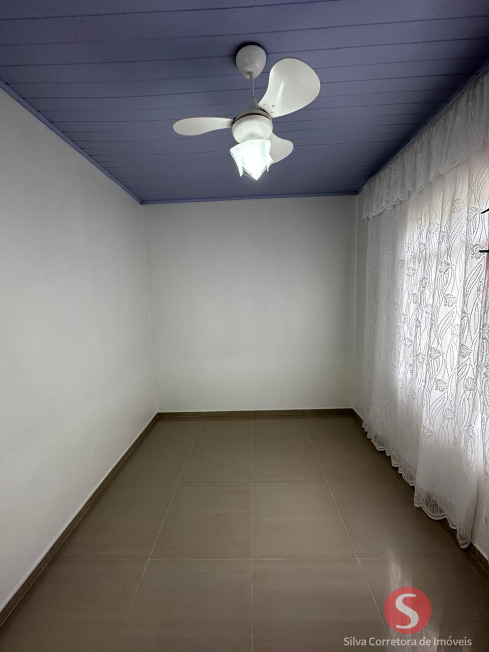 Casa a venda, localizada no Centro Sul, Dois Vizinhos-PR.