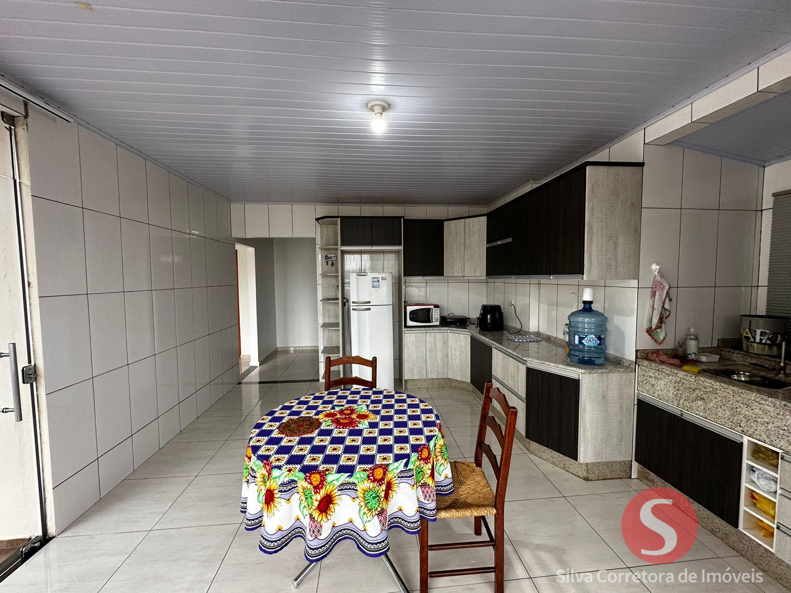 Casa a venda, localizada no Centro Sul, Dois Vizinhos-PR.