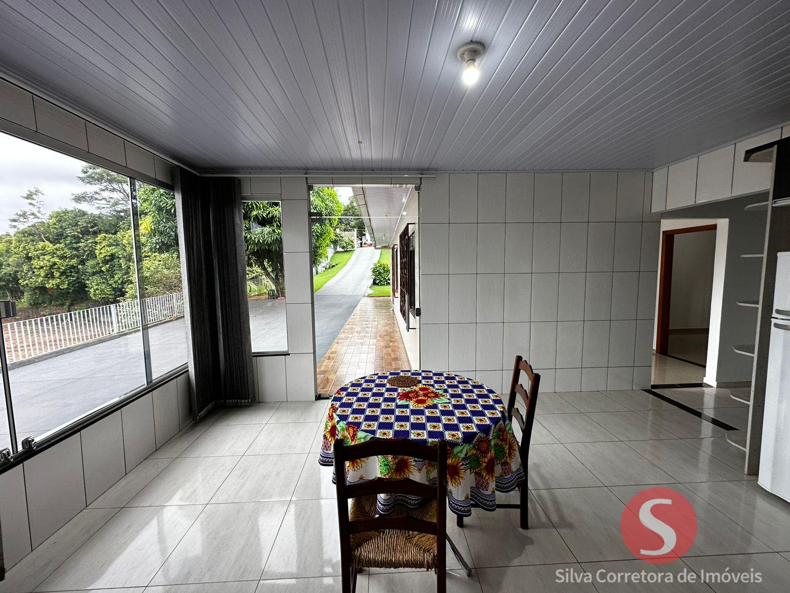 Casa a venda, localizada no Centro Sul, Dois Vizinhos-PR.