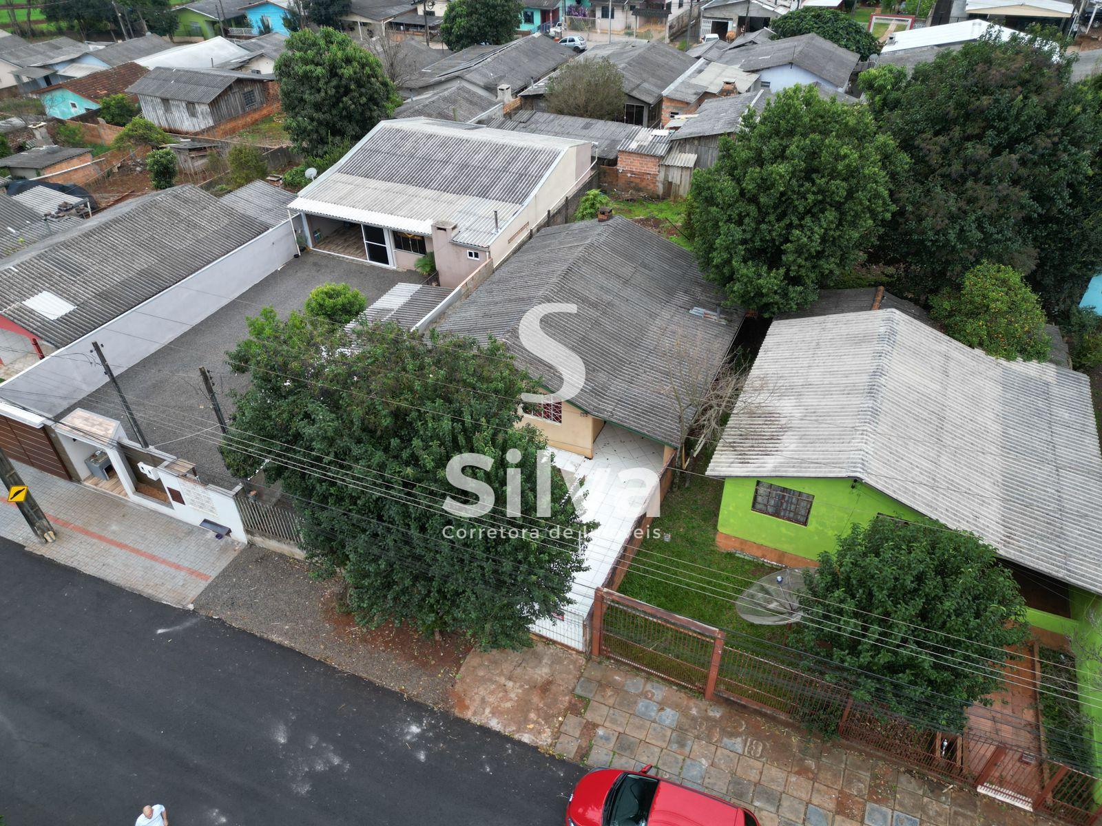 Casa a venda, localizada no Bairro Santa Luzia, Dois Vizinhos-PR.