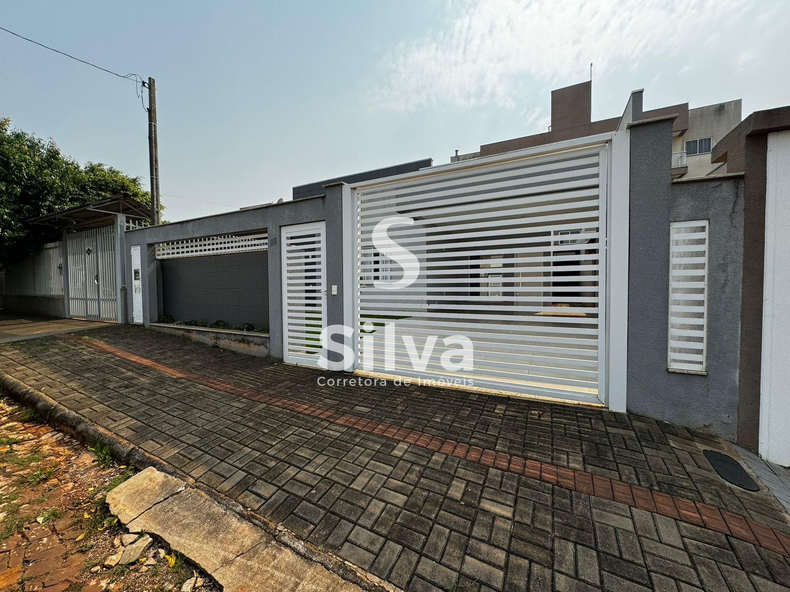 Casa a venda, localizada no Bairro So Francisco de Assis, Dois Vizinhos-PR.