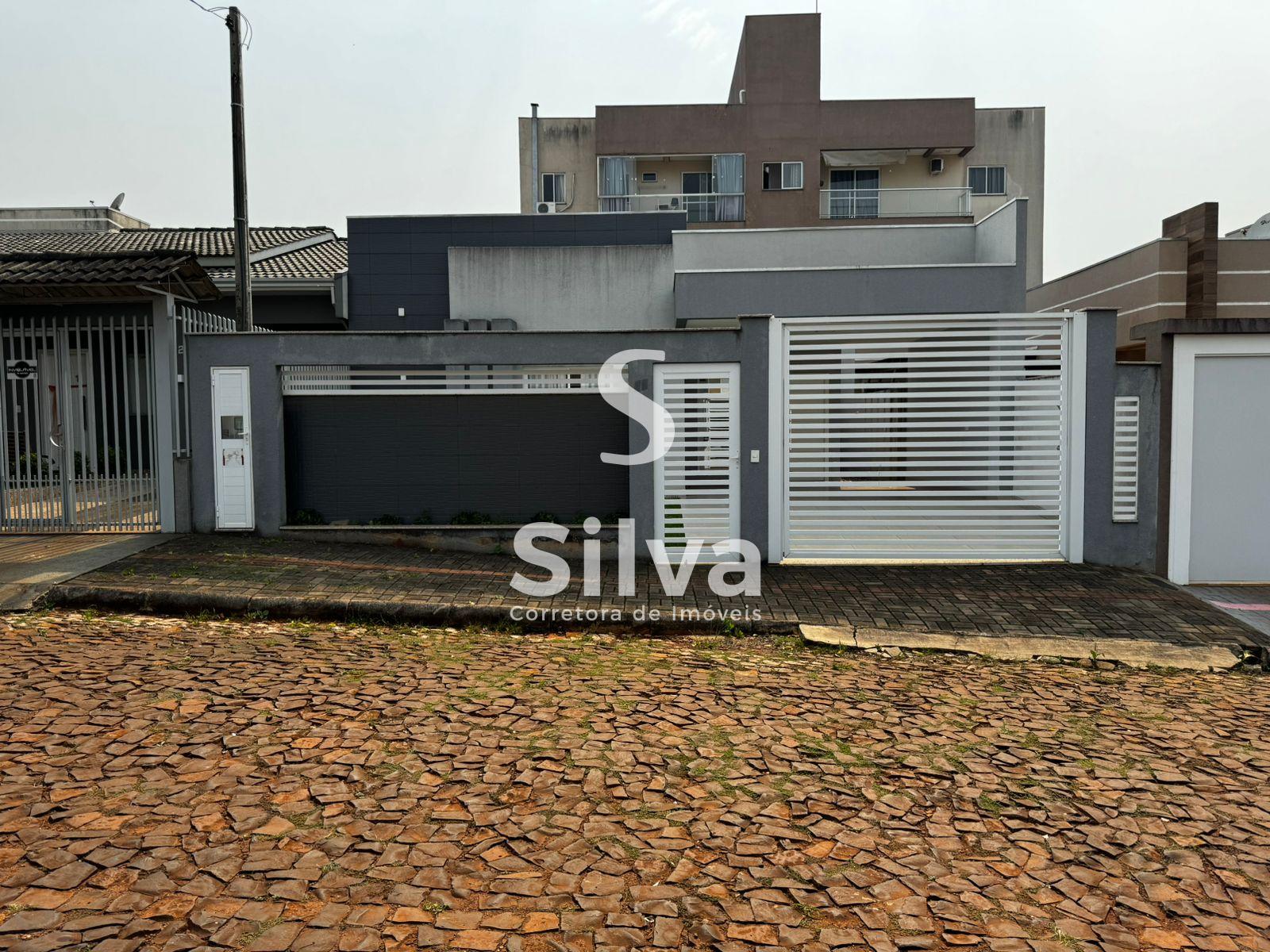 Casa a venda, localizada no Bairro So Francisco de Assis, Dois Vizinhos-PR.