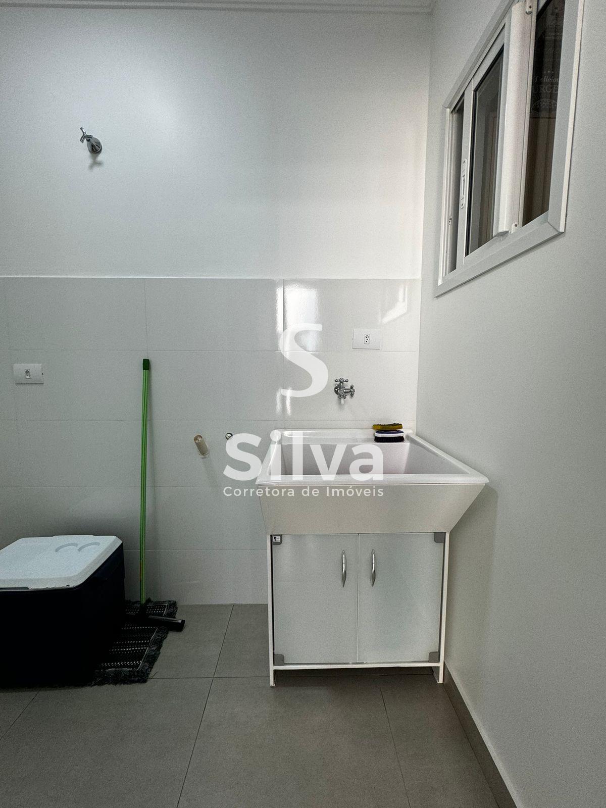 Casa a venda, localizada no Bairro So Francisco de Assis, Dois Vizinhos-PR.