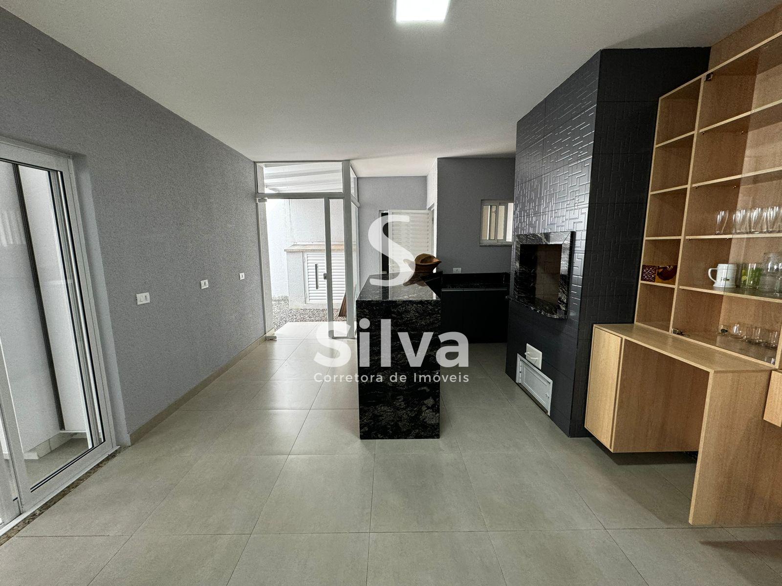 Casa a venda, localizada no Bairro So Francisco de Assis, Dois Vizinhos-PR.