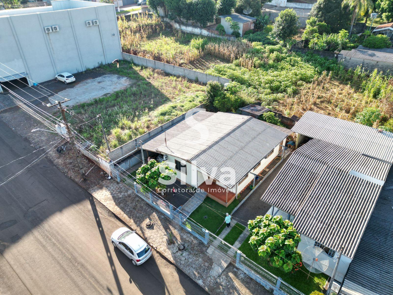 Casa a venda localizada no Centro Sul, Dois Vizinhos-PR.