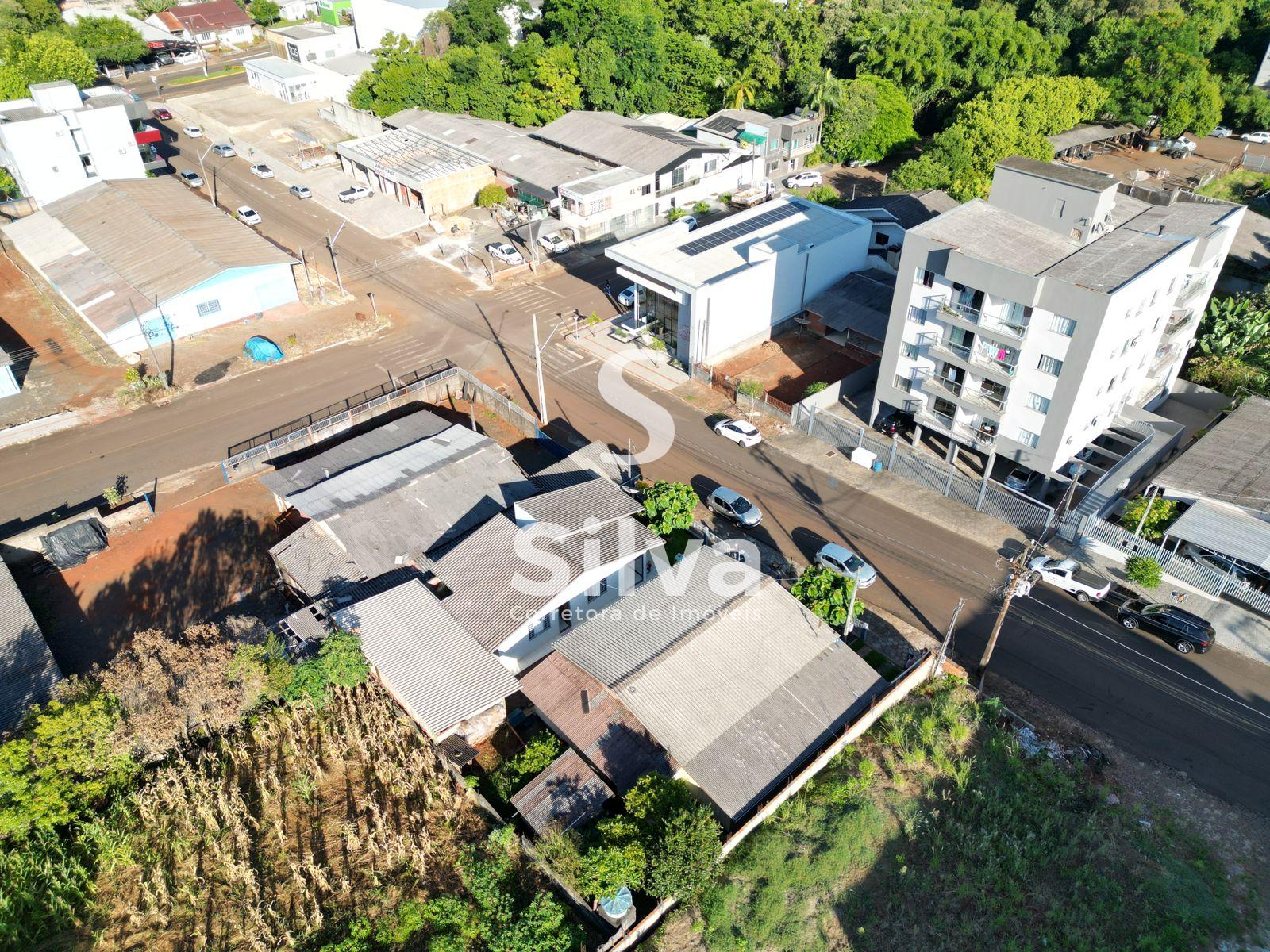 Casa a venda localizada no Centro Sul, Dois Vizinhos-PR.