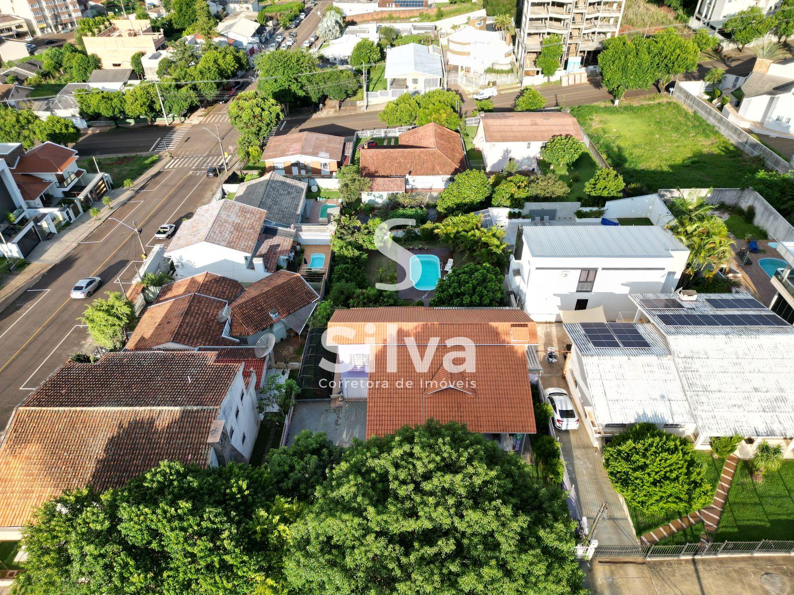 Casa a venda localizada no Centro Norte, Dois Vizinhos-PR.