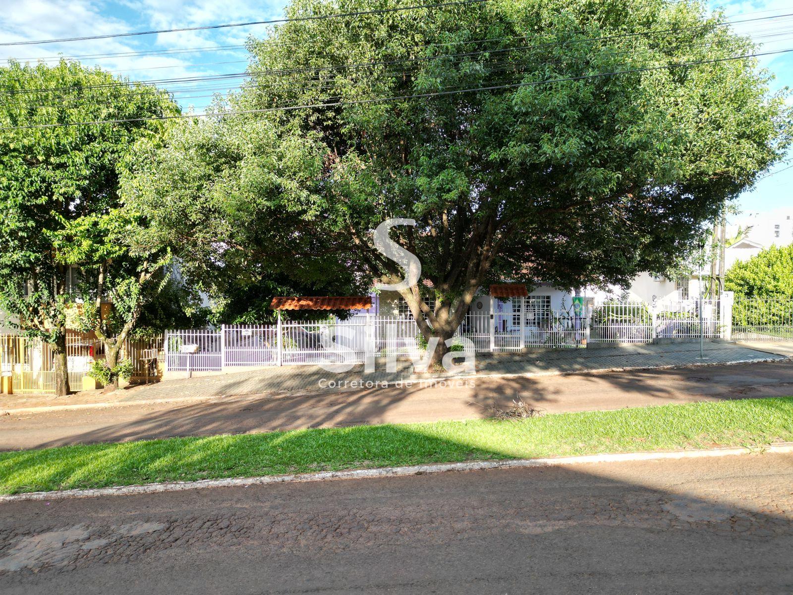 Casa a venda localizada no Centro Norte, Dois Vizinhos-PR.