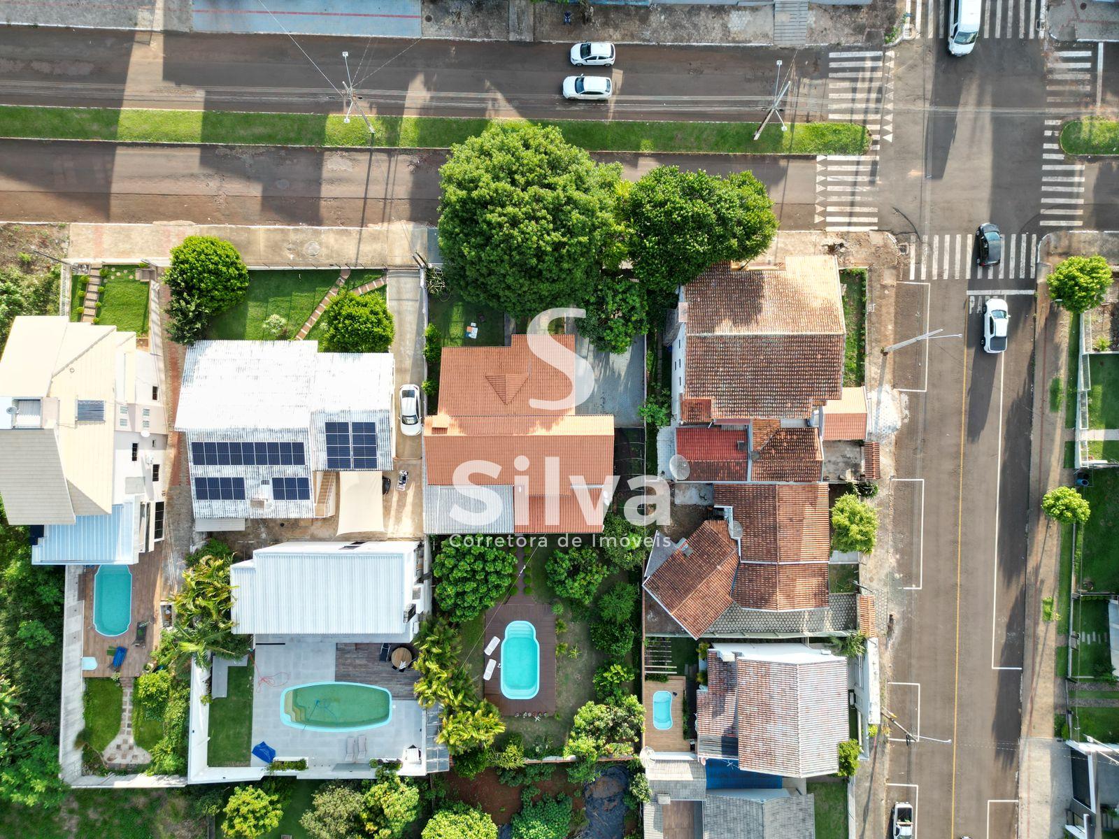 Casa a venda localizada no Centro Norte, Dois Vizinhos-PR.