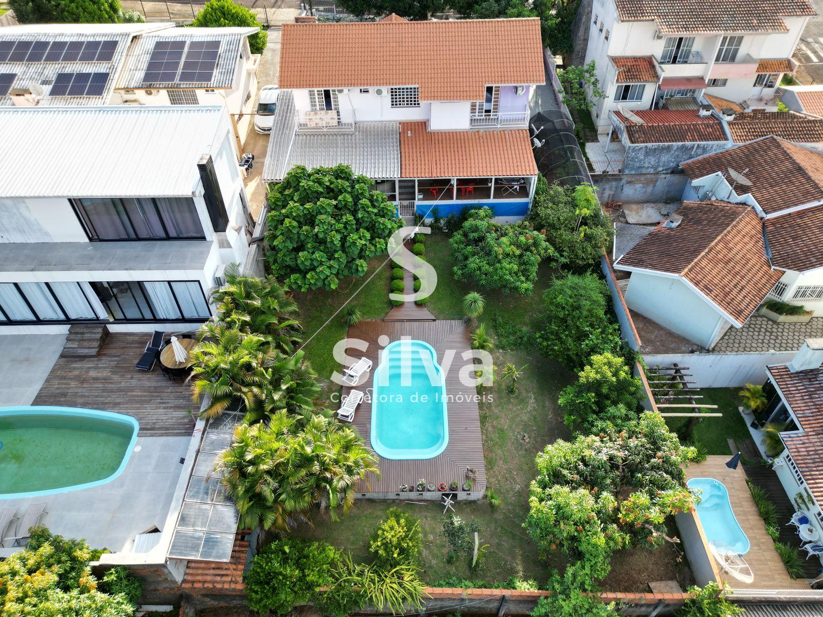 Casa a venda localizada no Centro Norte, Dois Vizinhos-PR.