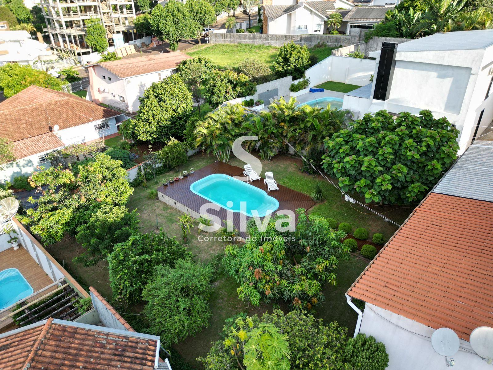Casa a venda localizada no Centro Norte, Dois Vizinhos-PR.