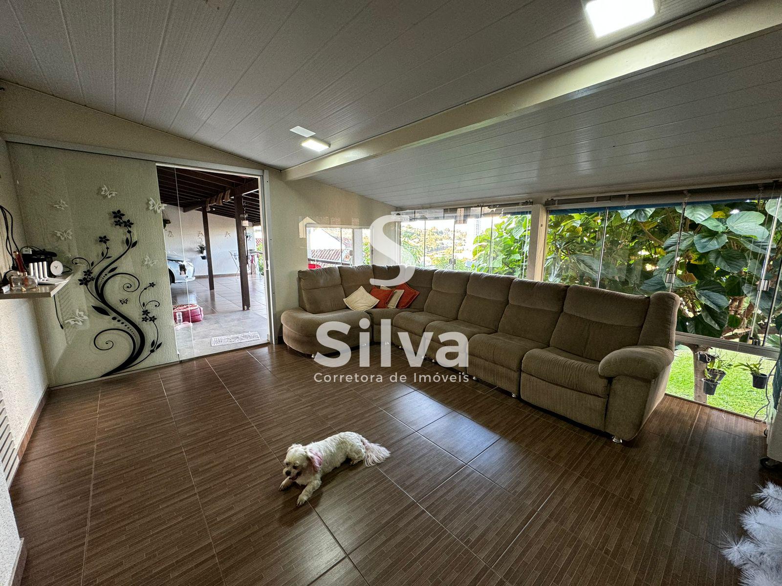 Casa a venda localizada no Centro Norte, Dois Vizinhos-PR.