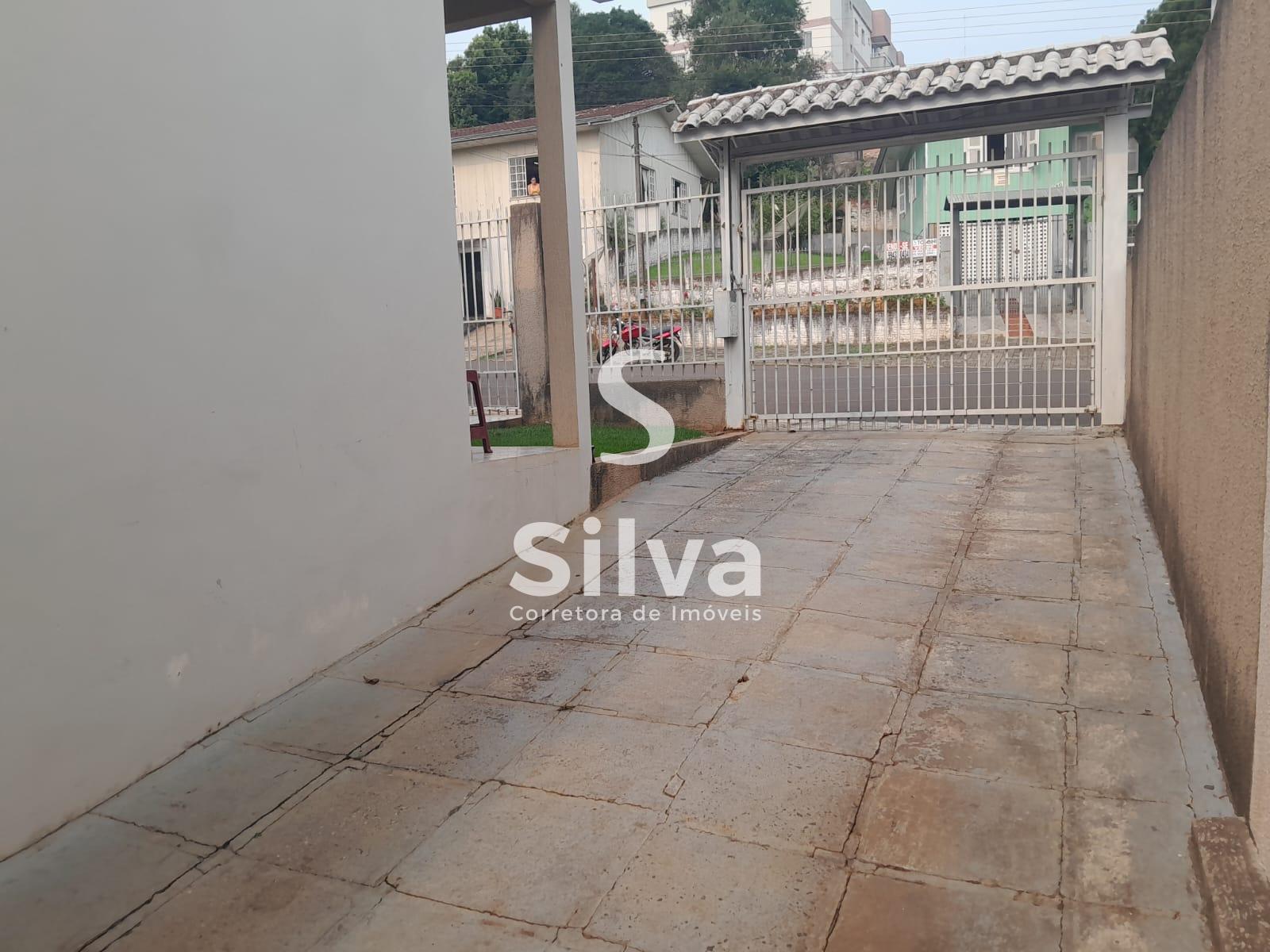 Casa a venda localizada no Bairro da Luz, Dois Vizinhos-PR.