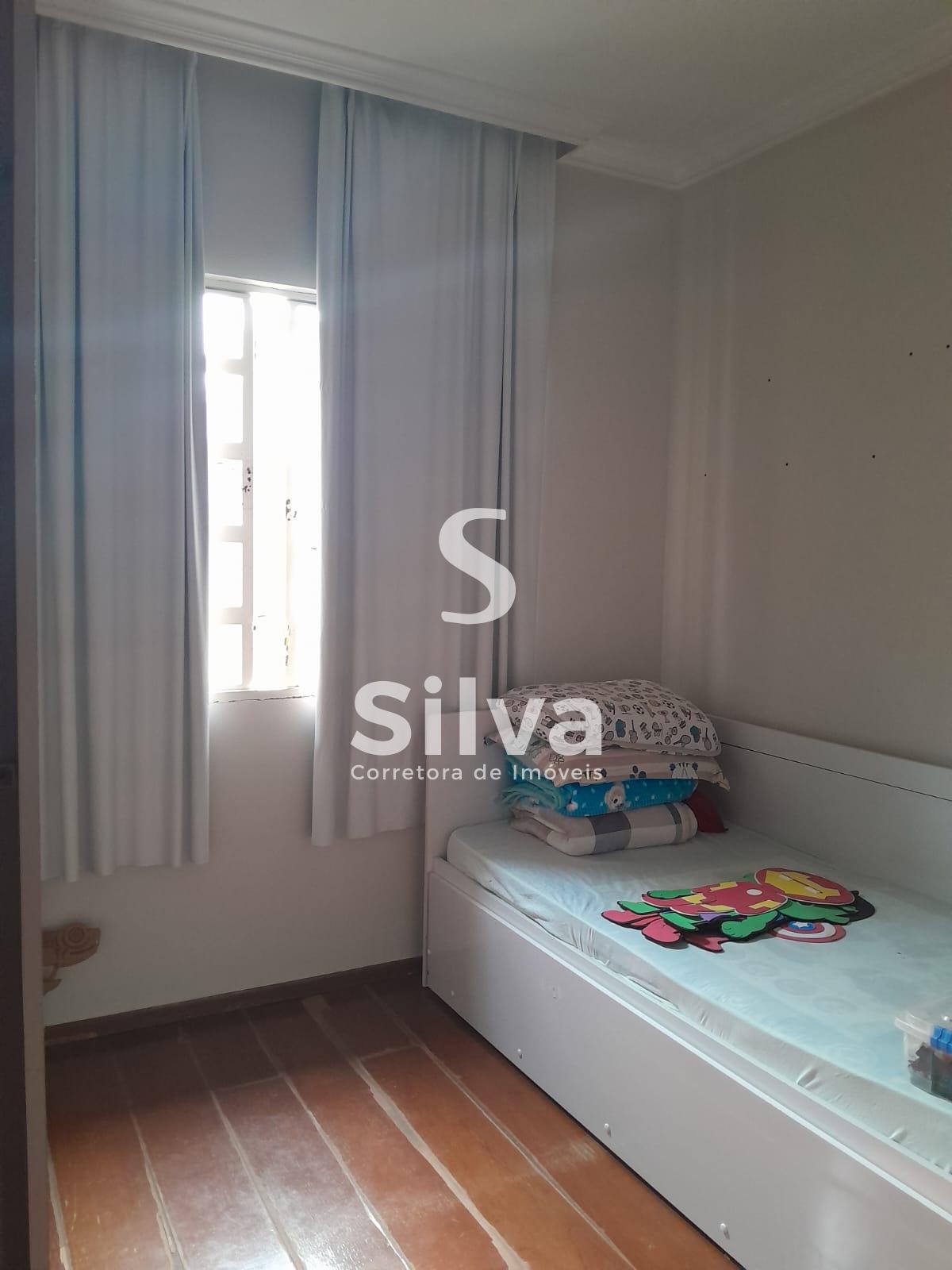 Casa a venda localizada no Bairro da Luz, Dois Vizinhos-PR.