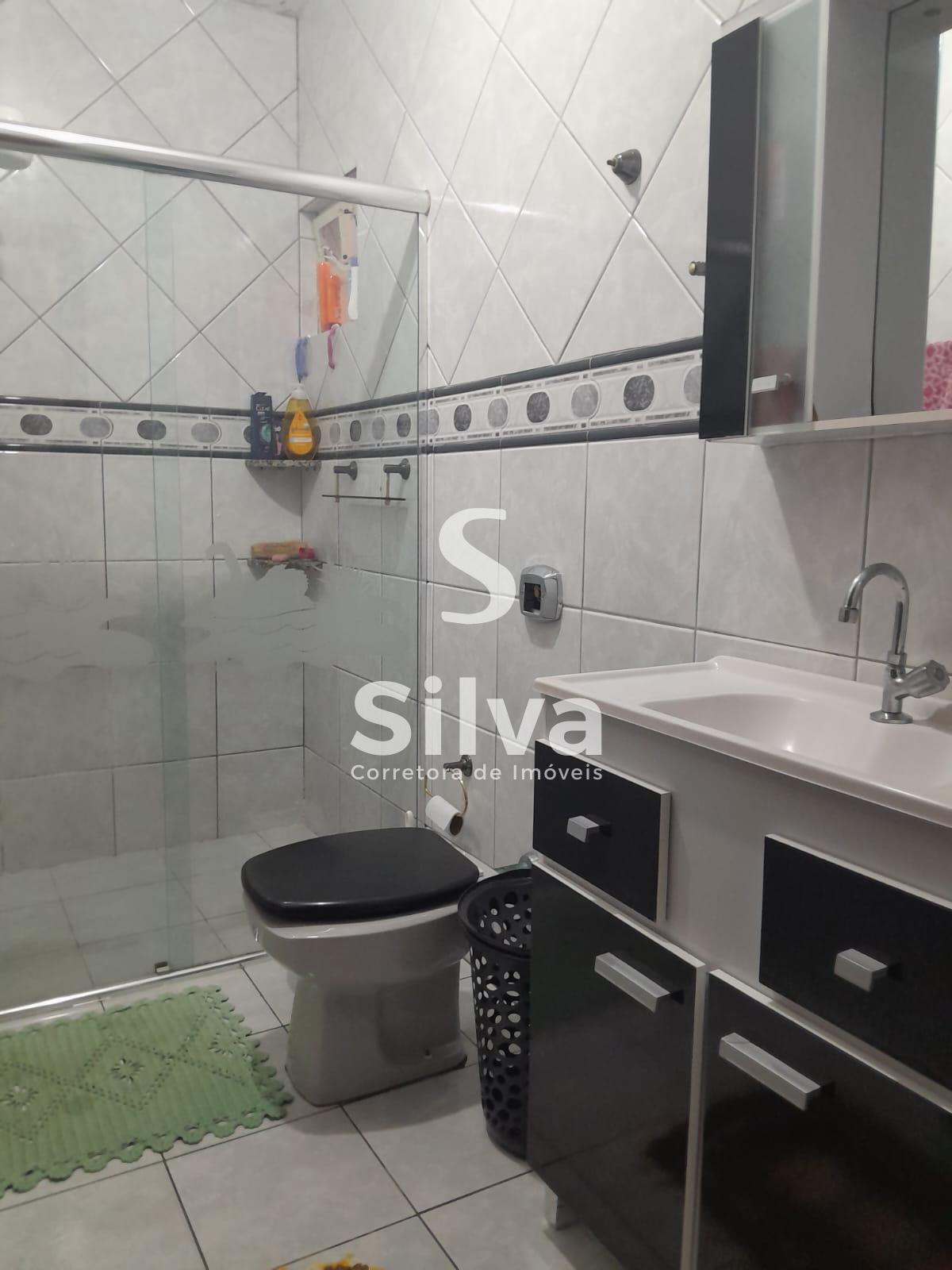 Casa a venda localizada no Bairro da Luz, Dois Vizinhos-PR.