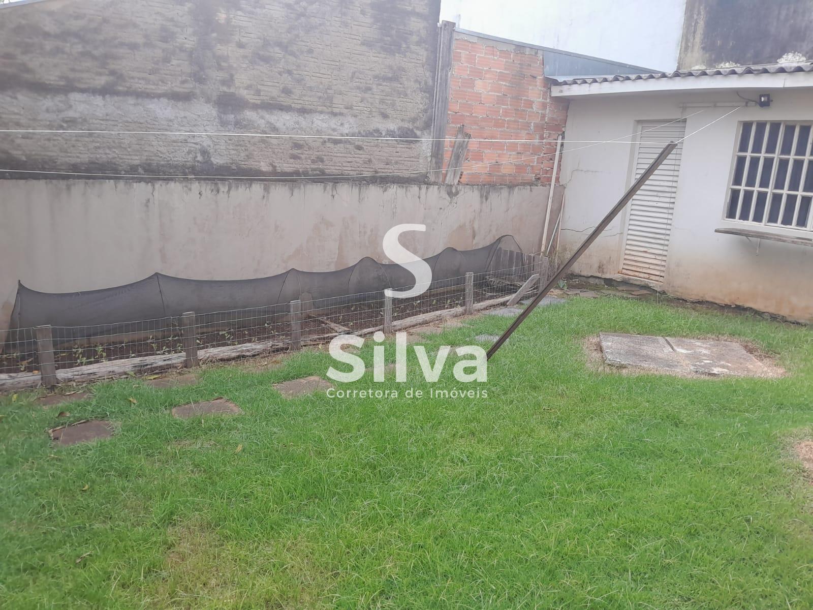 Casa a venda localizada no Bairro da Luz, Dois Vizinhos-PR.