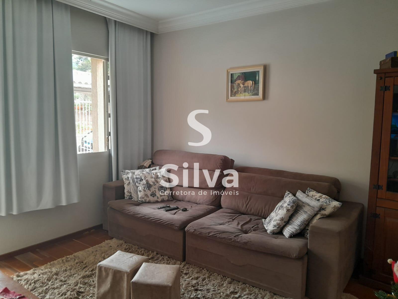Casa a venda localizada no Bairro da Luz, Dois Vizinhos-PR.