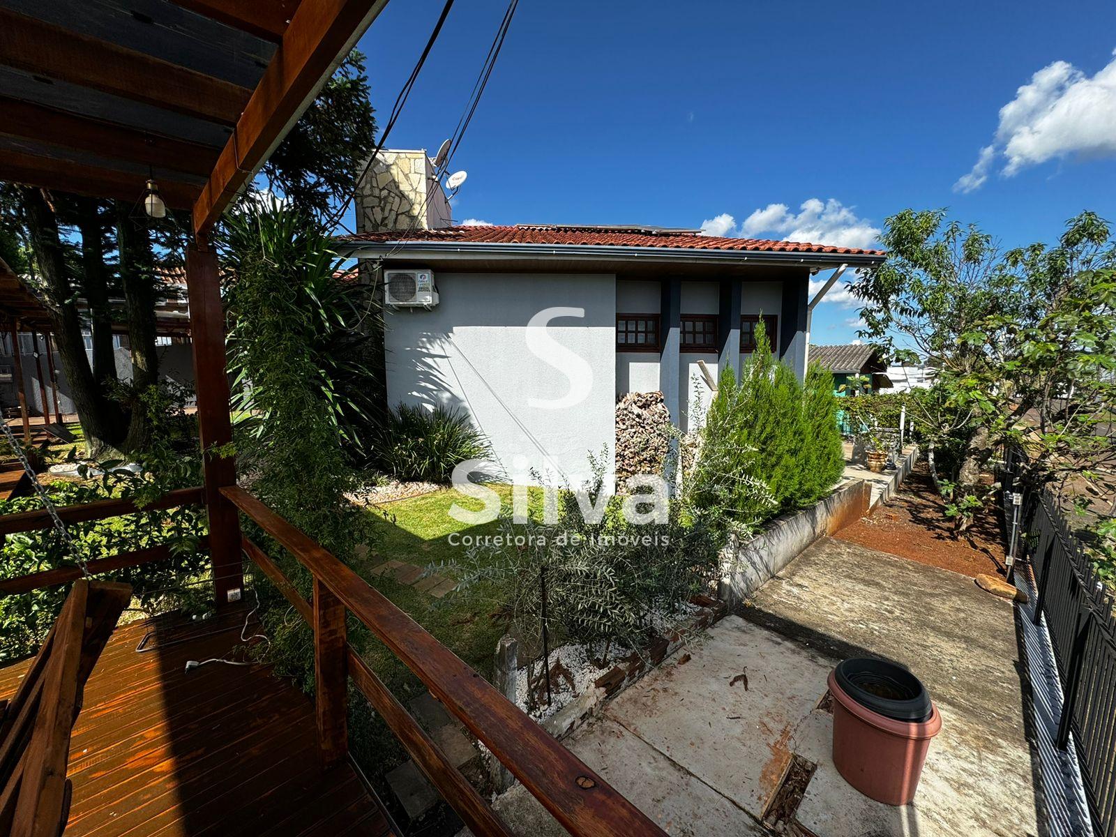 Casa a venda localizada no Bairro So Francisco de Assis, Dois Vizinhos-PR.