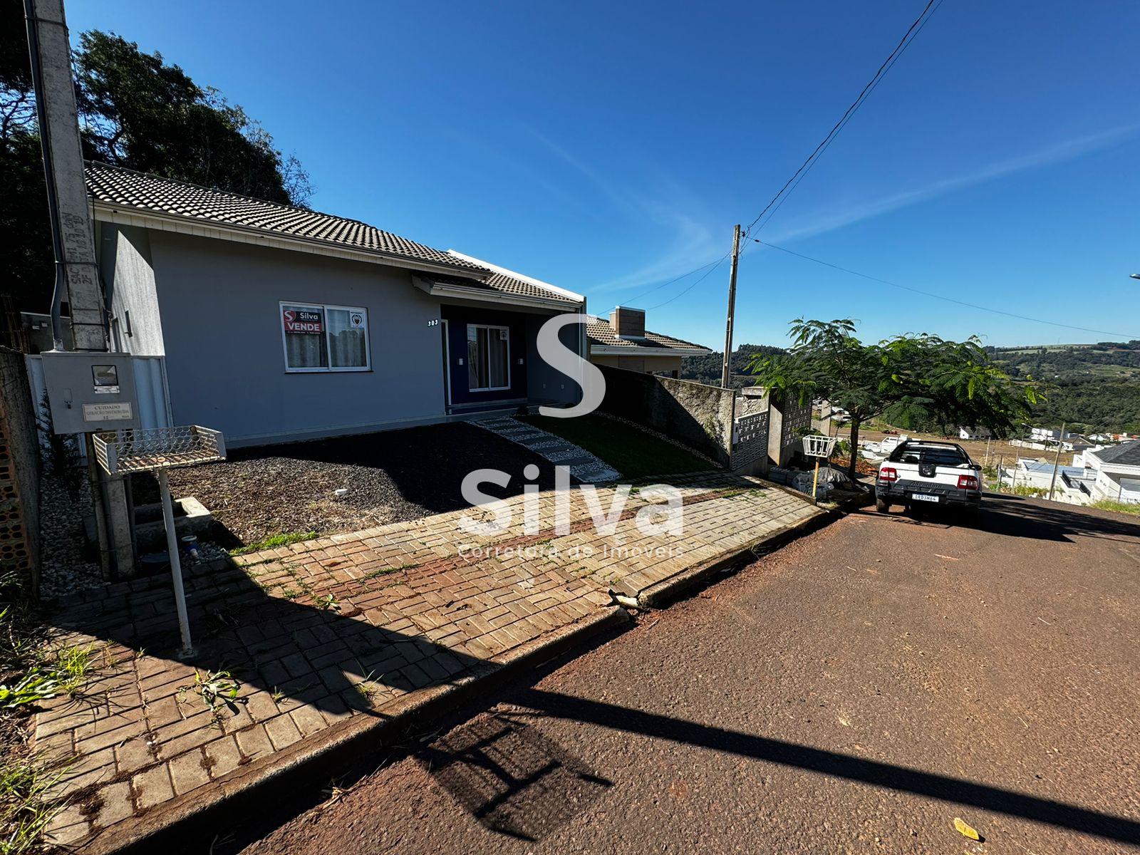 Casa a venda, localizada no Loteamento Alto da Zacarias, Dois Vizinhos-PR.