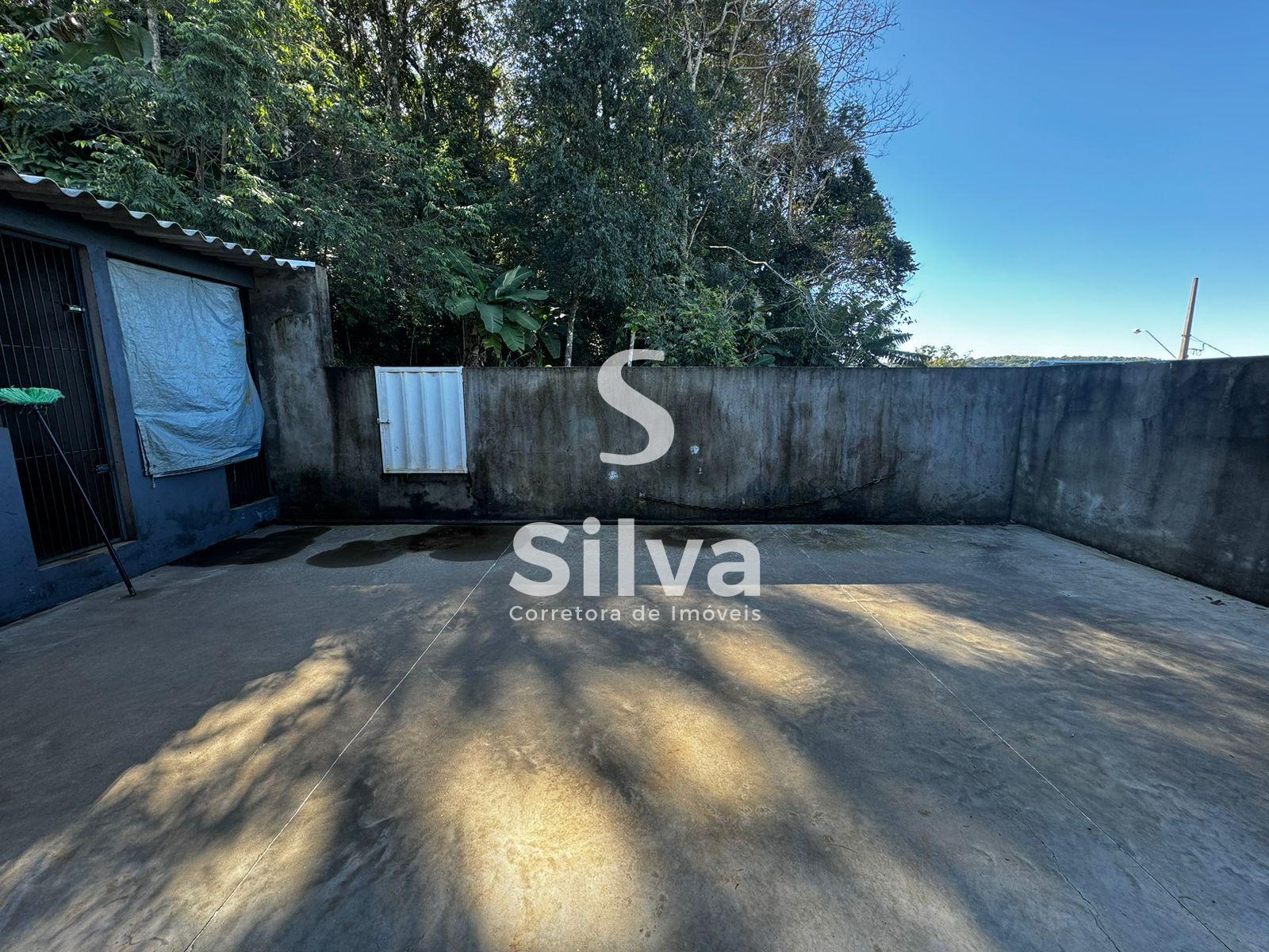 Casa a venda, localizada no Loteamento Alto da Zacarias, Dois Vizinhos-PR.
