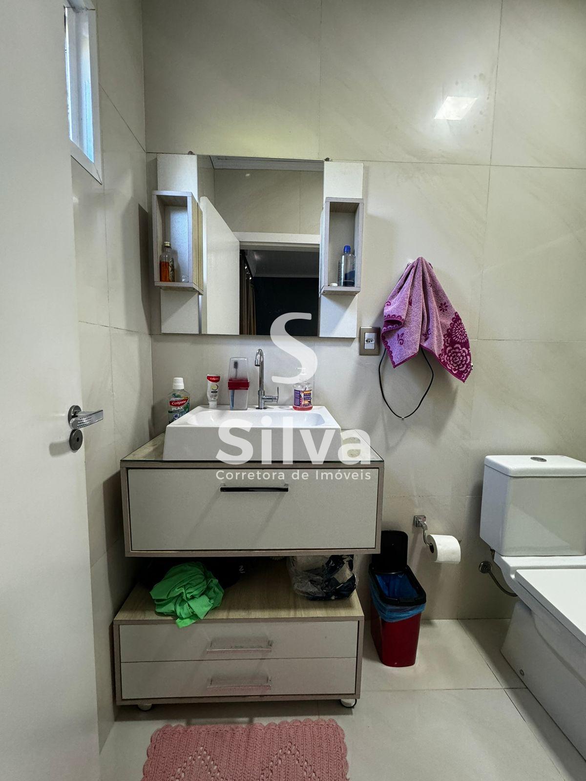 Casa a venda, localizada no Loteamento Alto da Zacarias, Dois Vizinhos-PR.