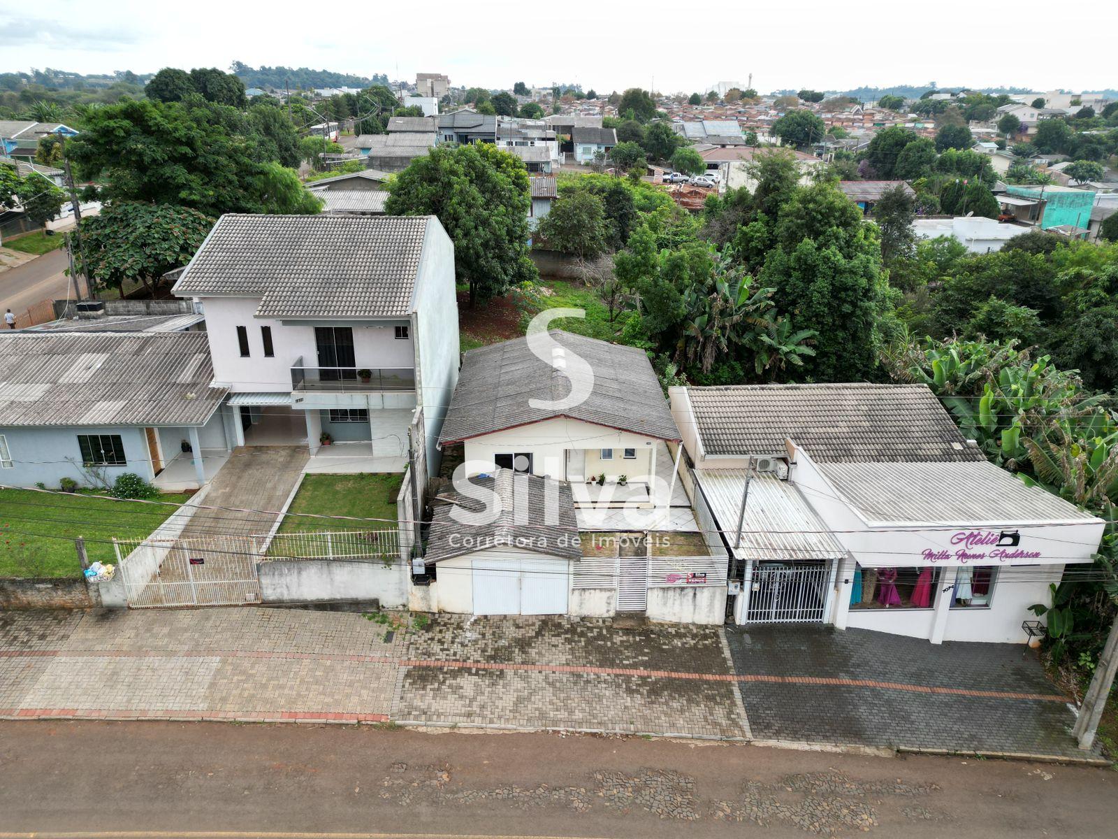 Casa a venda localizada no Bairro So Francisco de Assis, Dois Vizinhos-PR.