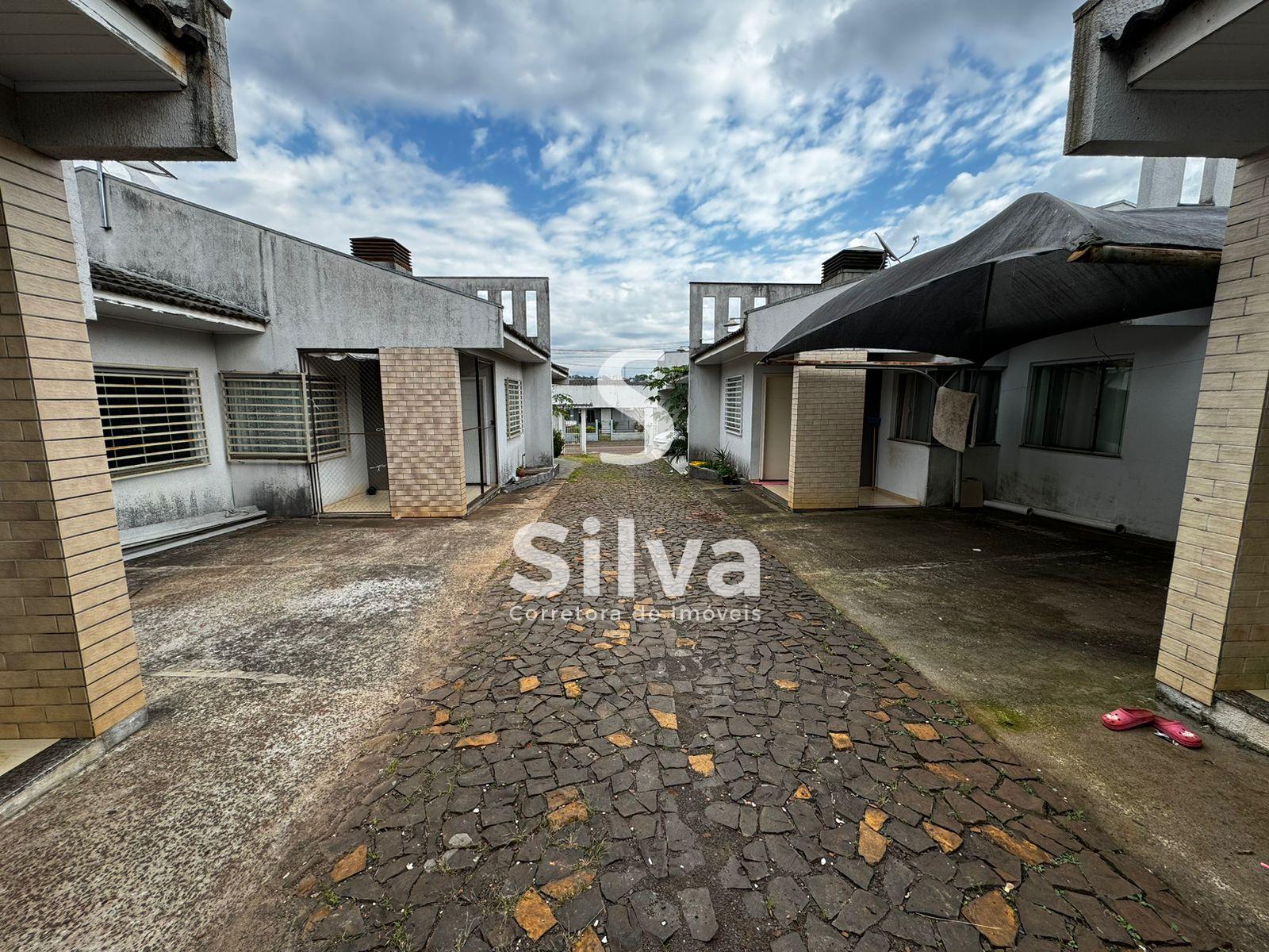 Casa a venda localizada em condomnio, no Bairro Margarida Galvan, Dois Vizinhos-PR.