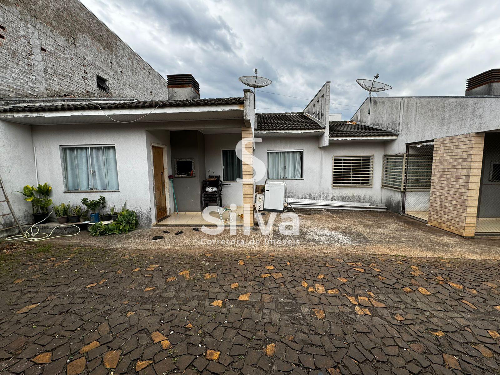 Casa a venda localizada em condomnio, no Bairro Margarida Galvan, Dois Vizinhos-PR.