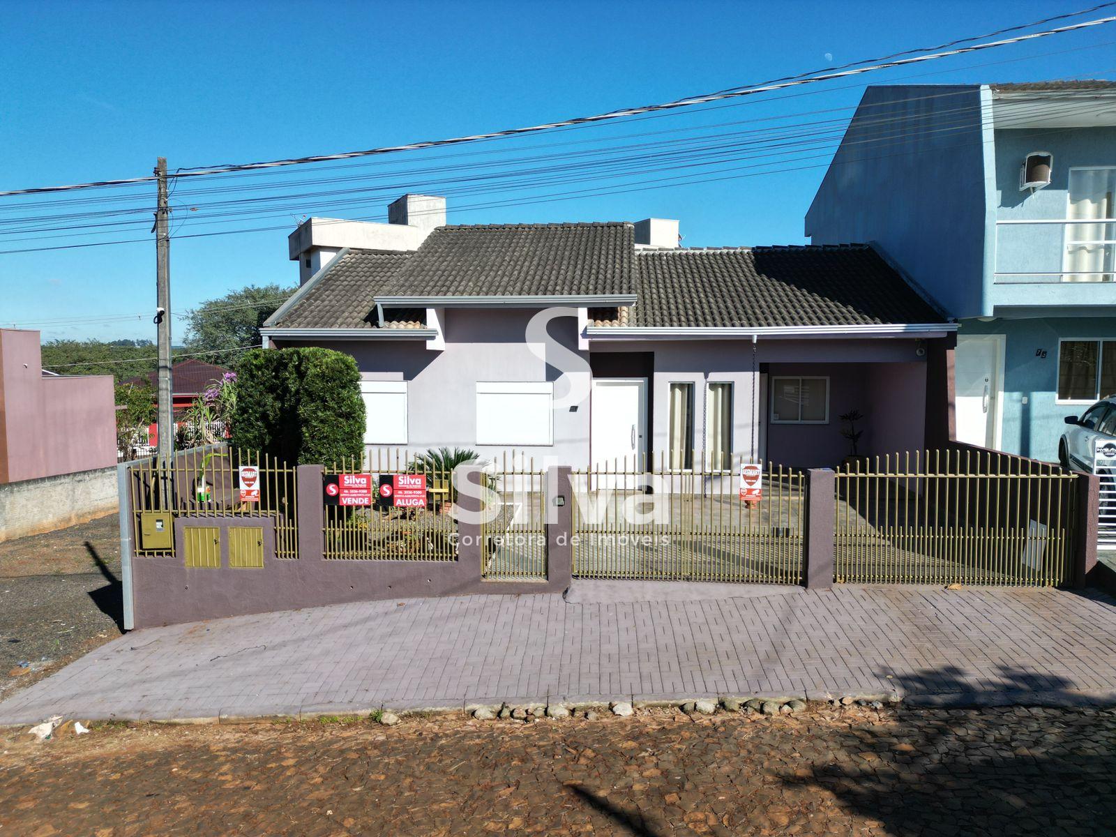 Casa a venda, localizada no Bairro So Francisco de Assis, Dois Vizinos-PR.