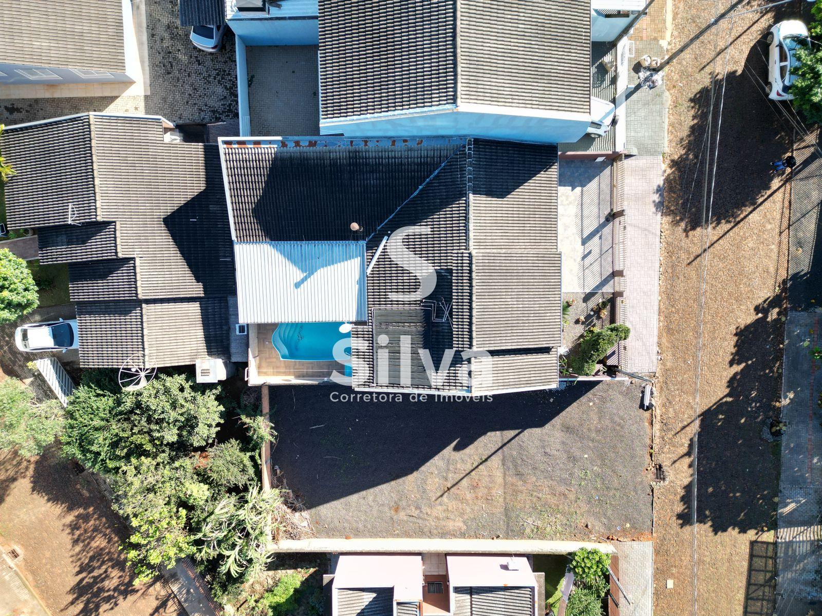 Casa a venda, localizada no Bairro So Francisco de Assis, Dois Vizinos-PR.